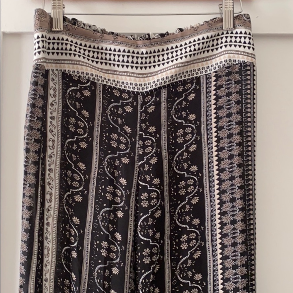 Olivaceous patterned bell bottom pants